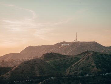 Los Angeles, Hollywood Sign - how to spend a summer in California